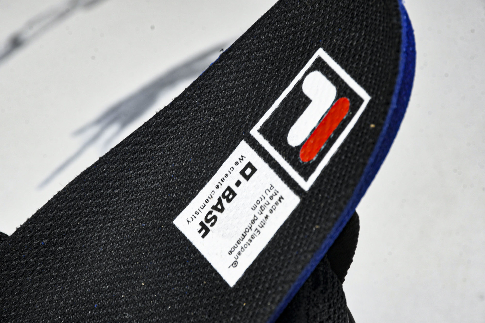 斐乐 尺码35.5-45

纯原版出品-FILA斐乐潮牌FUSION熔岩鞋 老爹鞋厚底运动鞋 F12WF