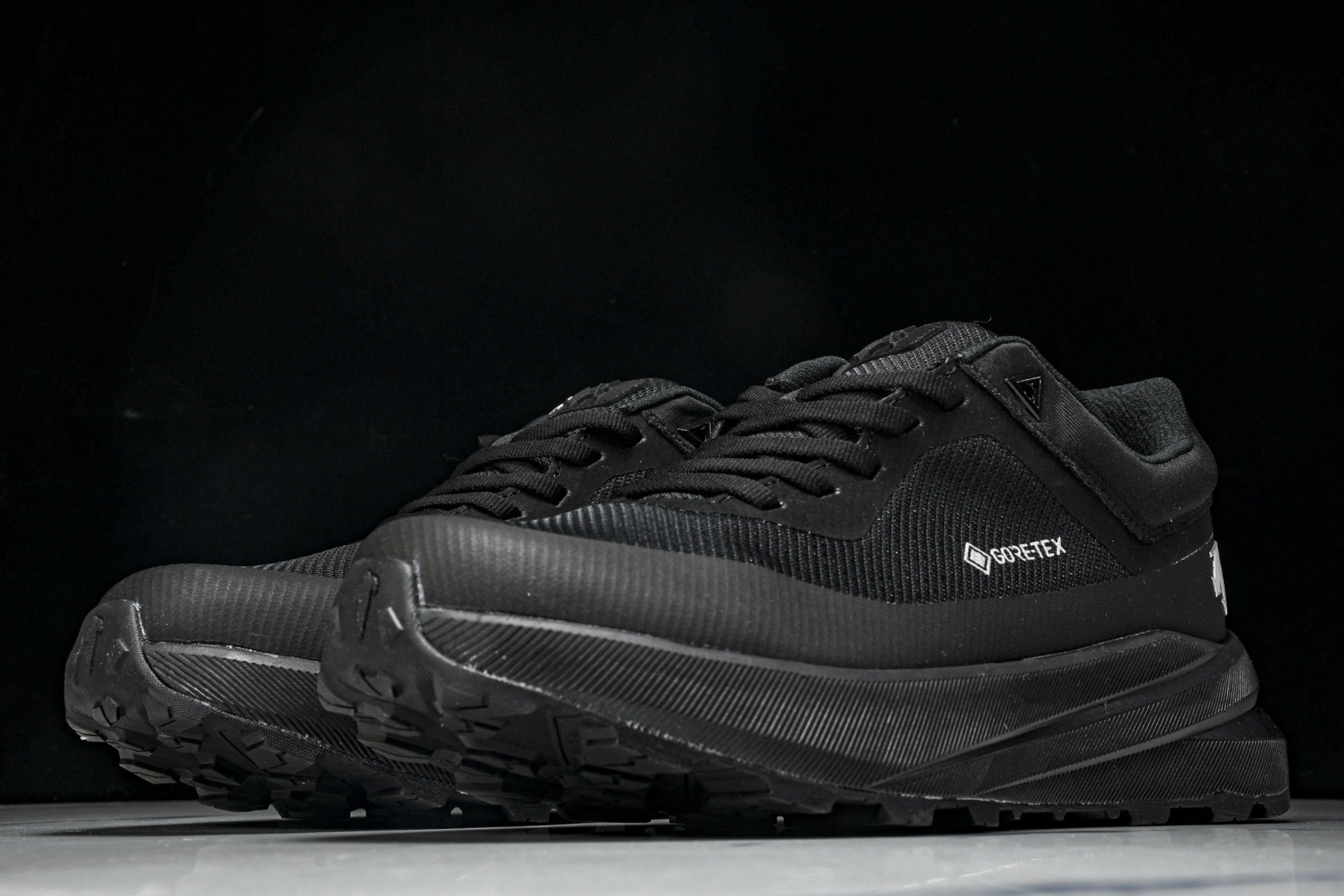 DESCENTE 尺码39-44

纯原版出品-迪桑特·DESCENTE  Gore-tex 系列越野徒
