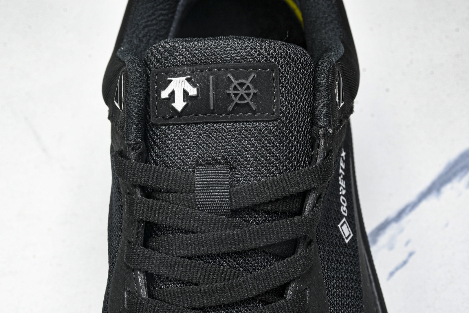 DESCENTE 尺码39-44

纯原版出品-迪桑特·DESCENTE  Gore-tex 系列越野徒