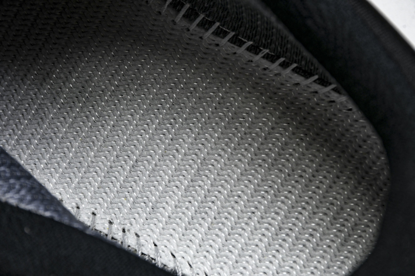 DESCENTE 尺码39-44

纯原版出品-迪桑特·DESCENTE  Gore-tex 系列越野徒