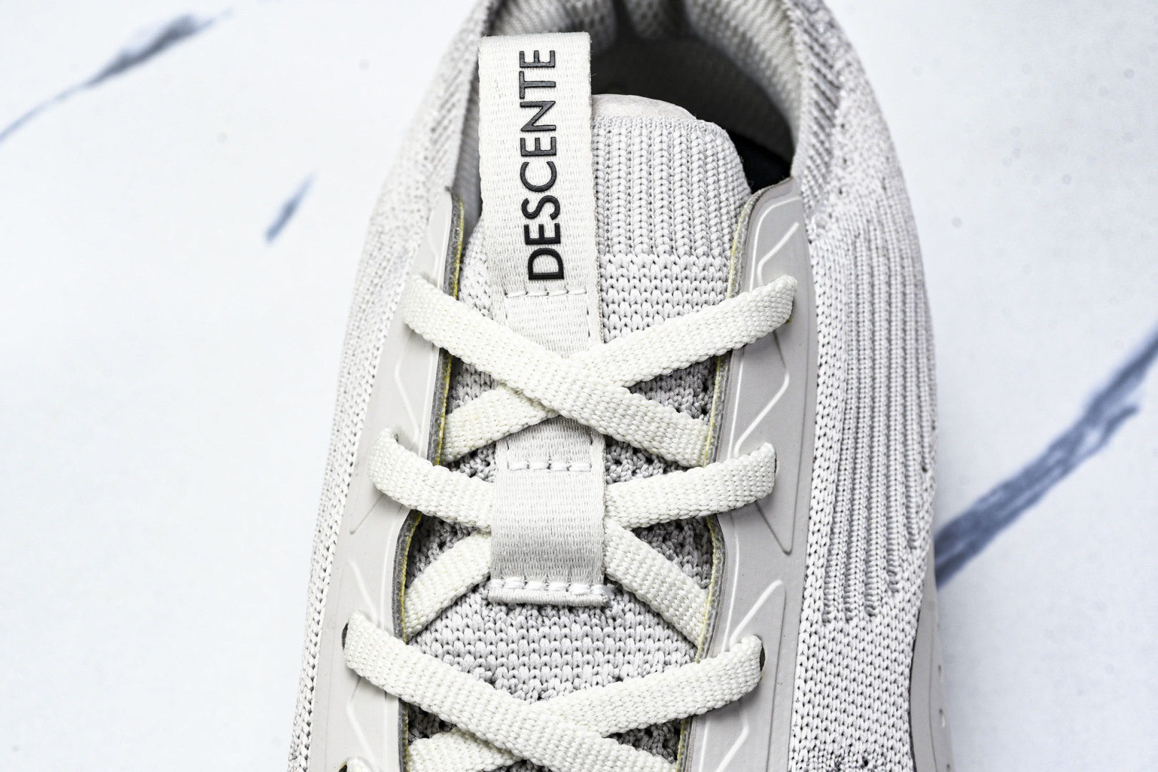 DESCENTE 尺码39-44

纯原版出品-迪桑特DESCENTE LAVITATE 2 舒适减震耐
