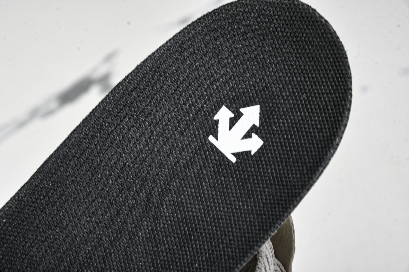 DESCENTE 尺码39-44

纯原版出品-迪桑特DESCENTE LAVITATE 2 舒适减震耐