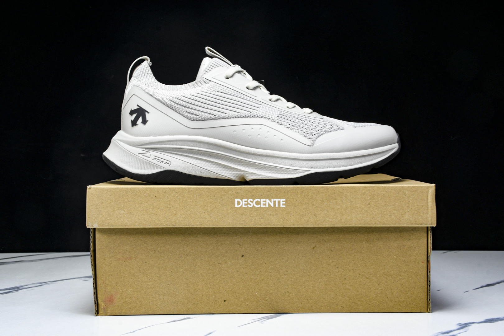 DESCENTE 尺码39-44

纯原版出品-迪桑特DESCENTE LAVITATE 2 舒适减震耐