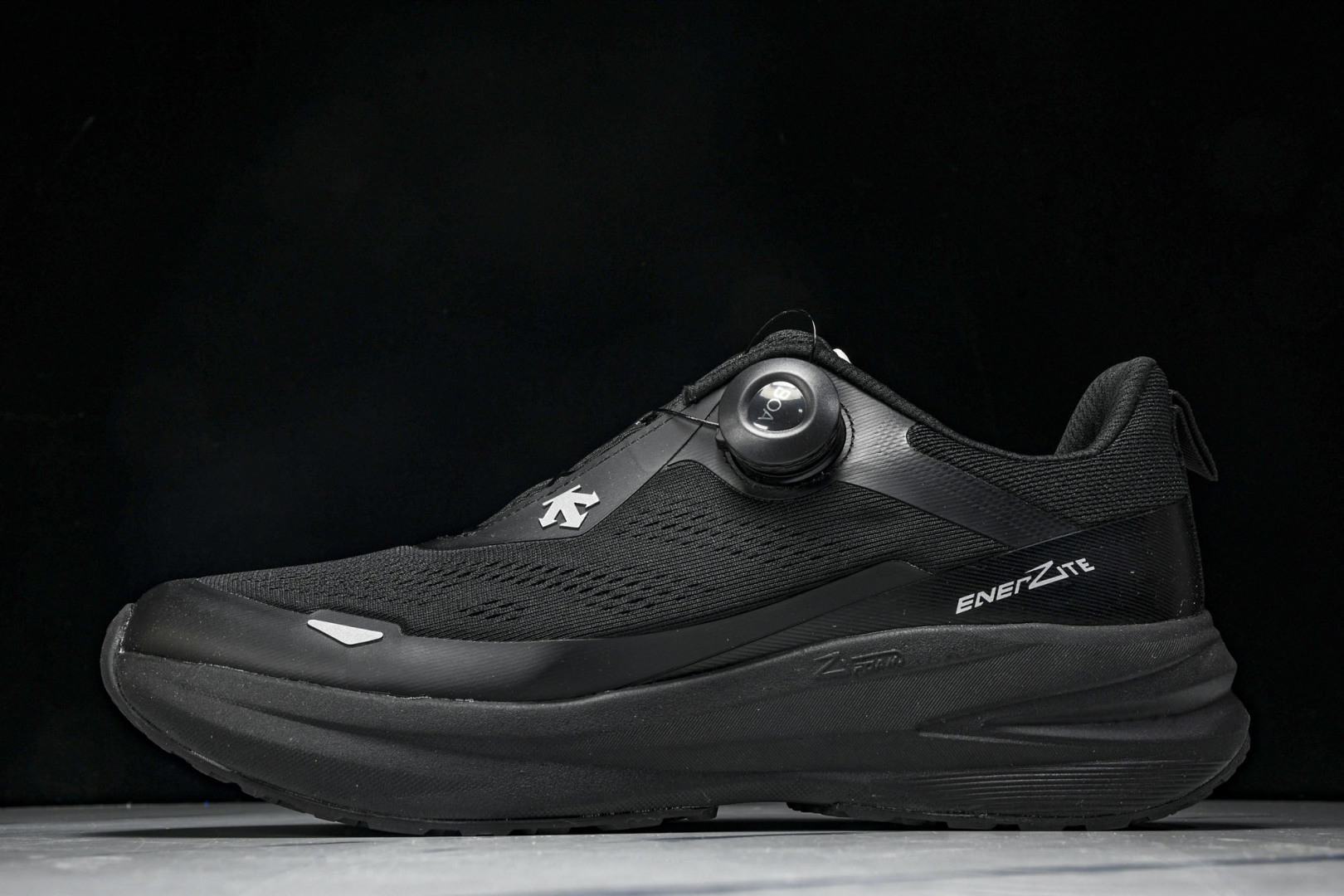 DESCENTE 尺码39-44

纯原版出品-迪桑特DESCENTE LAVITATE WIRE 3.