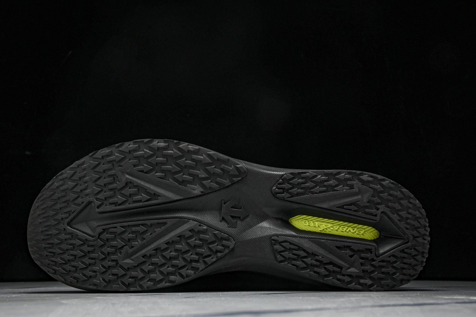 DESCENTE 尺码39-44

纯原版出品-迪桑特DESCENTE LAVITATE WIRE 3.