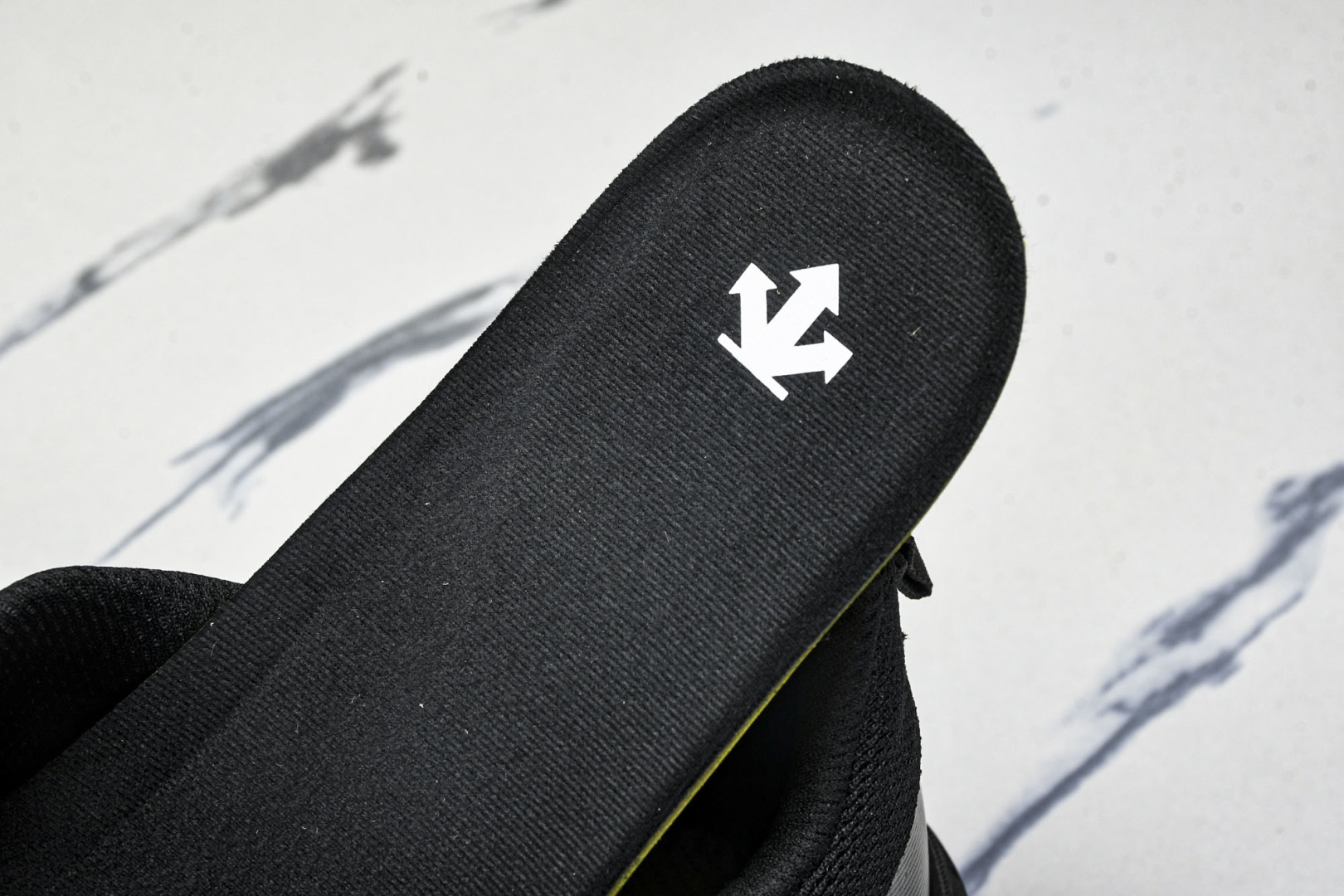 DESCENTE 尺码39-44

纯原版出品-迪桑特DESCENTE LAVITATE WIRE 3.