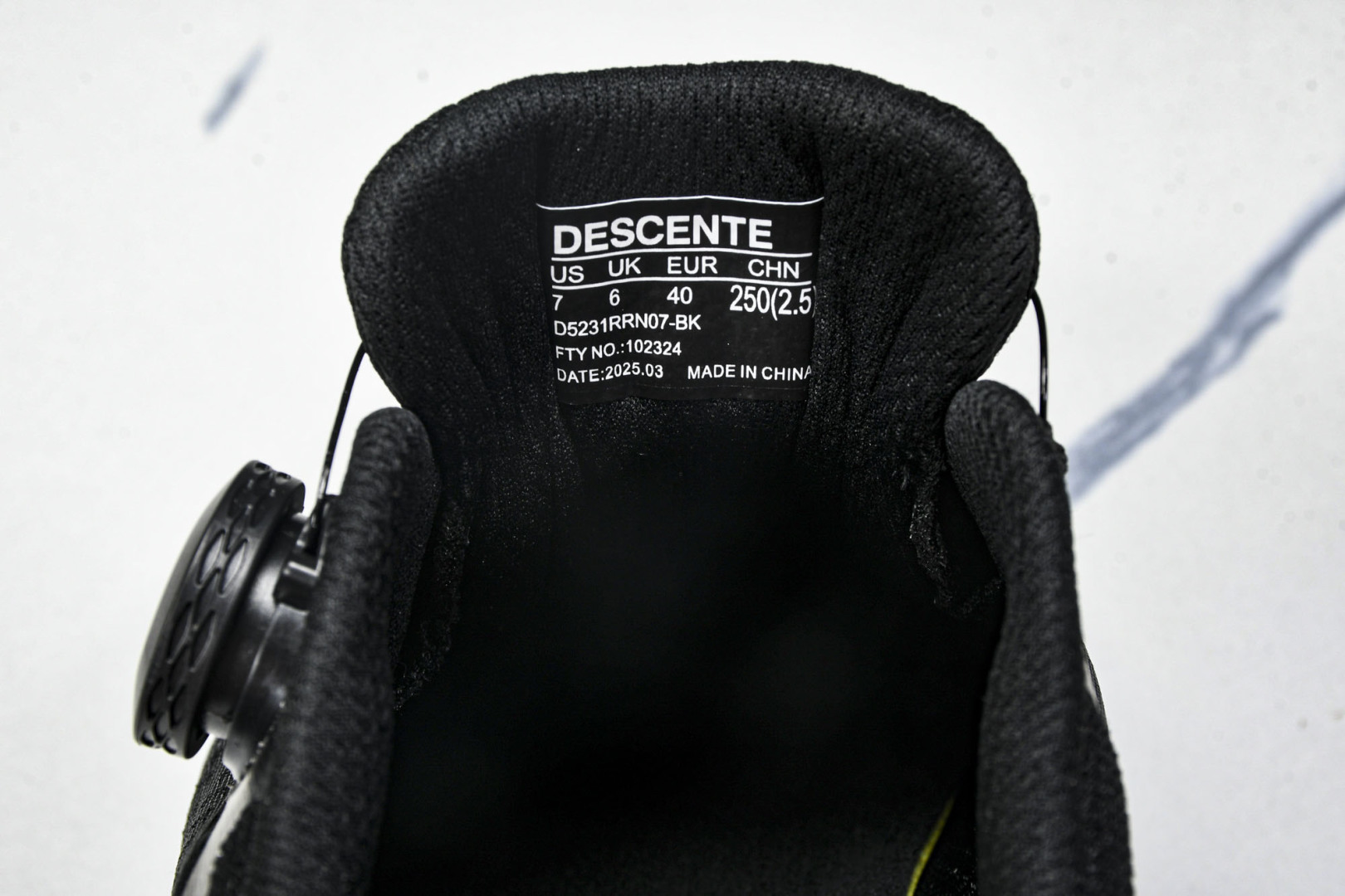 DESCENTE 尺码39-44

纯原版出品-迪桑特DESCENTE LAVITATE WIRE 3.