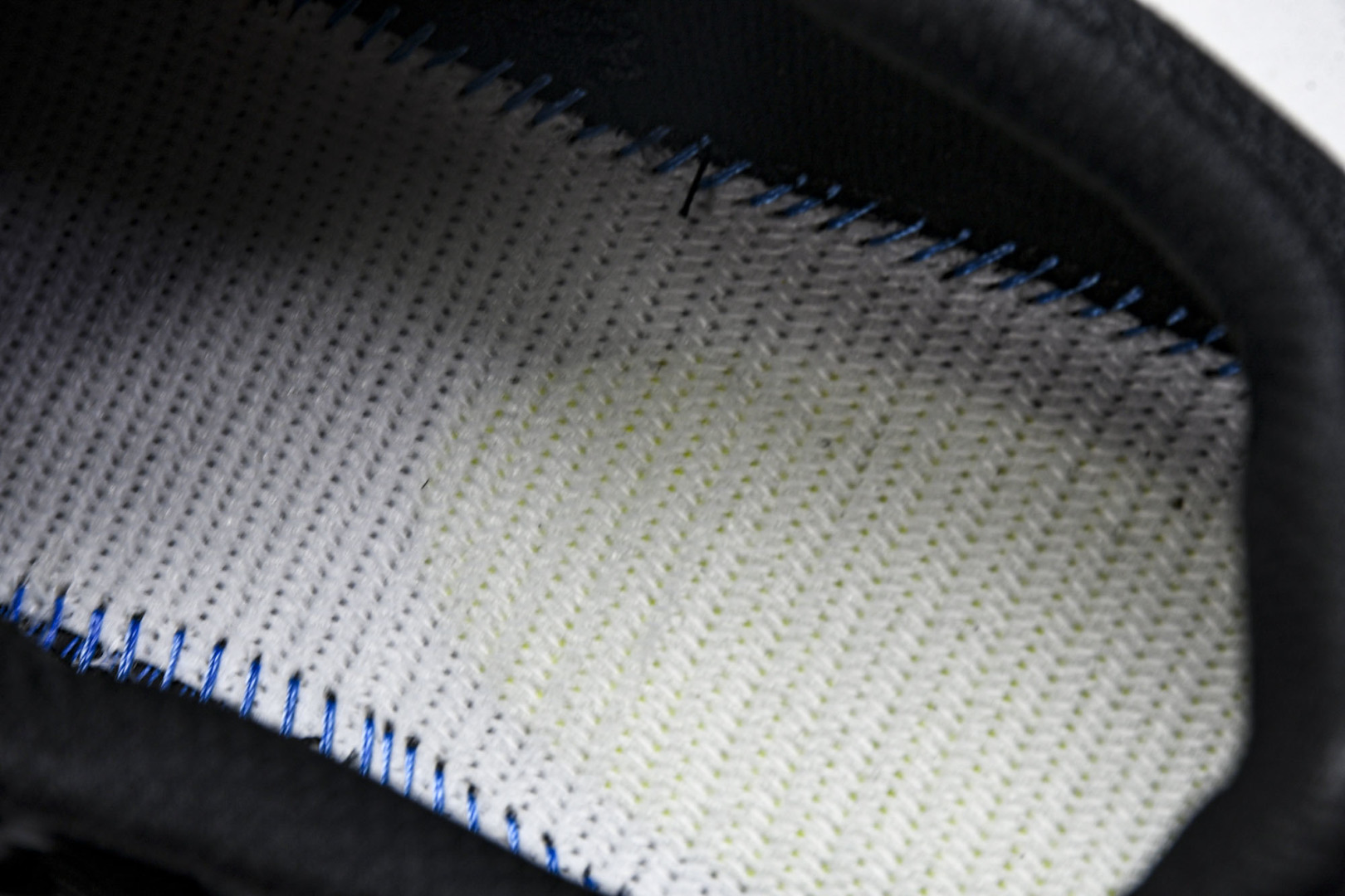 DESCENTE 尺码39-44

纯原版出品-迪桑特DESCENTE LAVITATE WIRE 3.