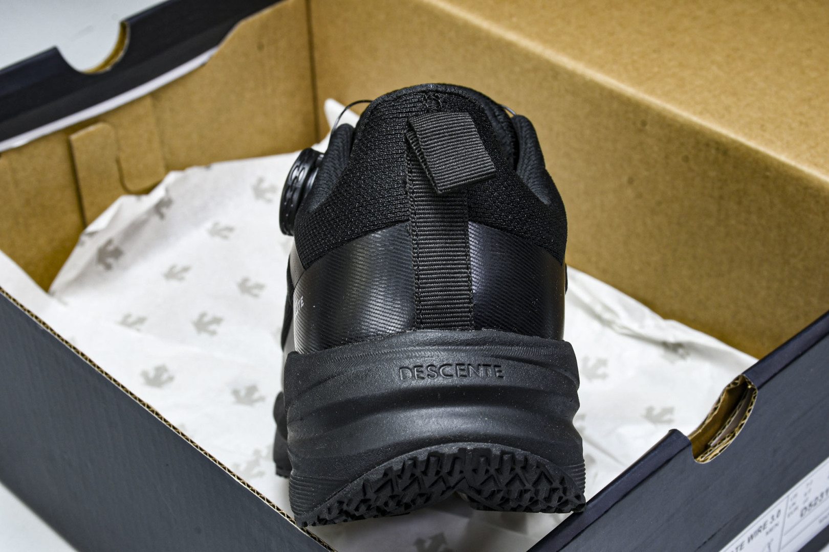 DESCENTE 尺码39-44

纯原版出品-迪桑特DESCENTE LAVITATE WIRE 3.
