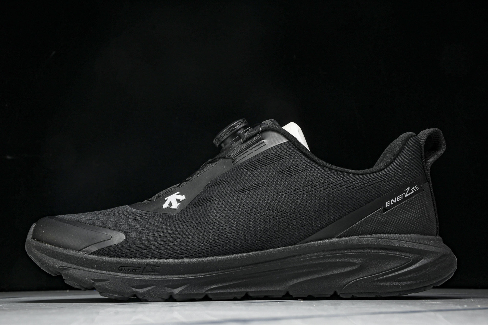 DESCENTE 尺码39-44

纯原版出品-迪桑特DESCENTE RUNNING系列 BOA透气防