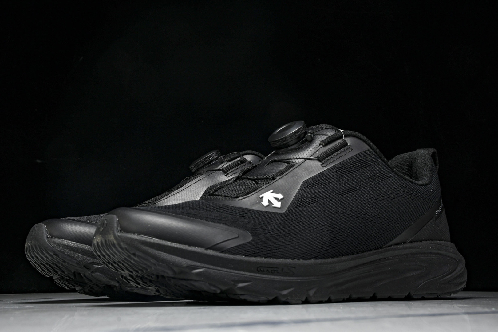 DESCENTE 尺码39-44

纯原版出品-迪桑特DESCENTE RUNNING系列 BOA透气防