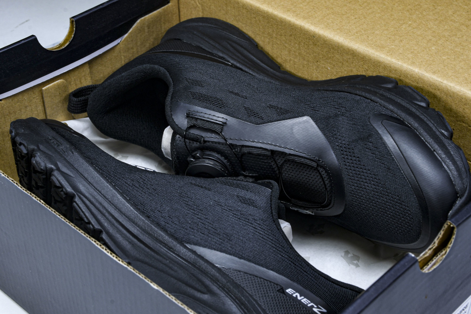 DESCENTE 尺码39-44

纯原版出品-迪桑特DESCENTE RUNNING系列 BOA透气防