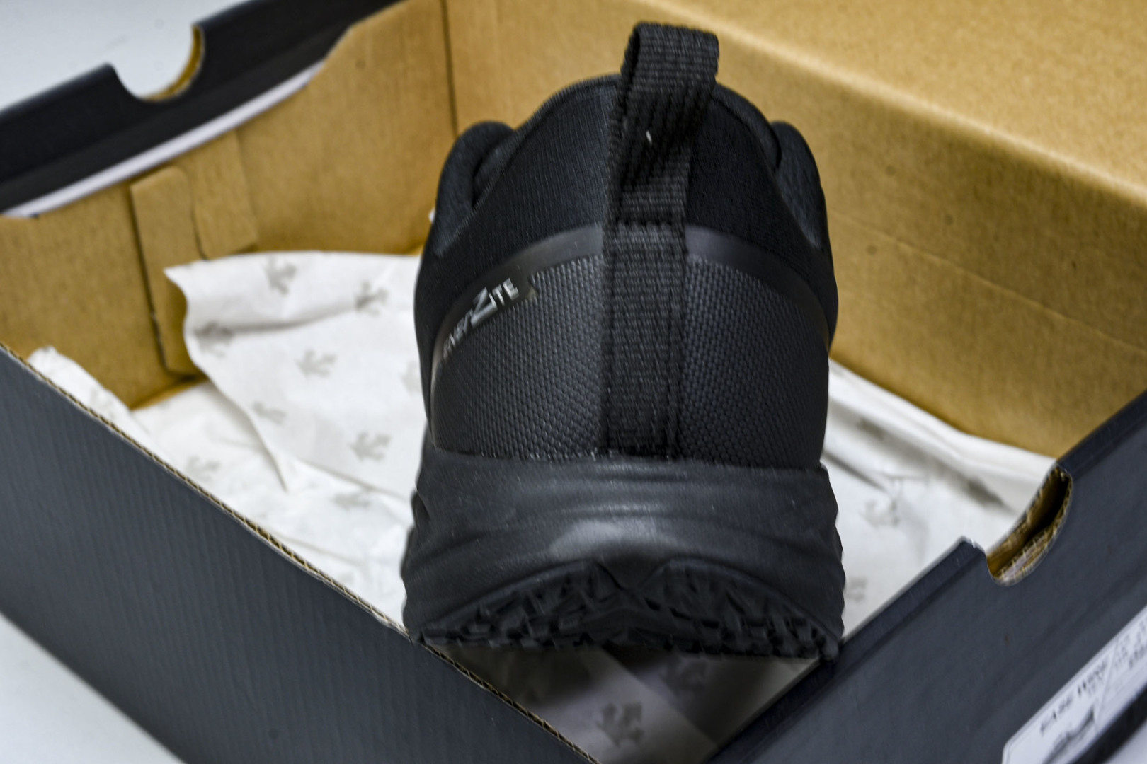 DESCENTE 尺码39-44

纯原版出品-迪桑特DESCENTE RUNNING系列 BOA透气防