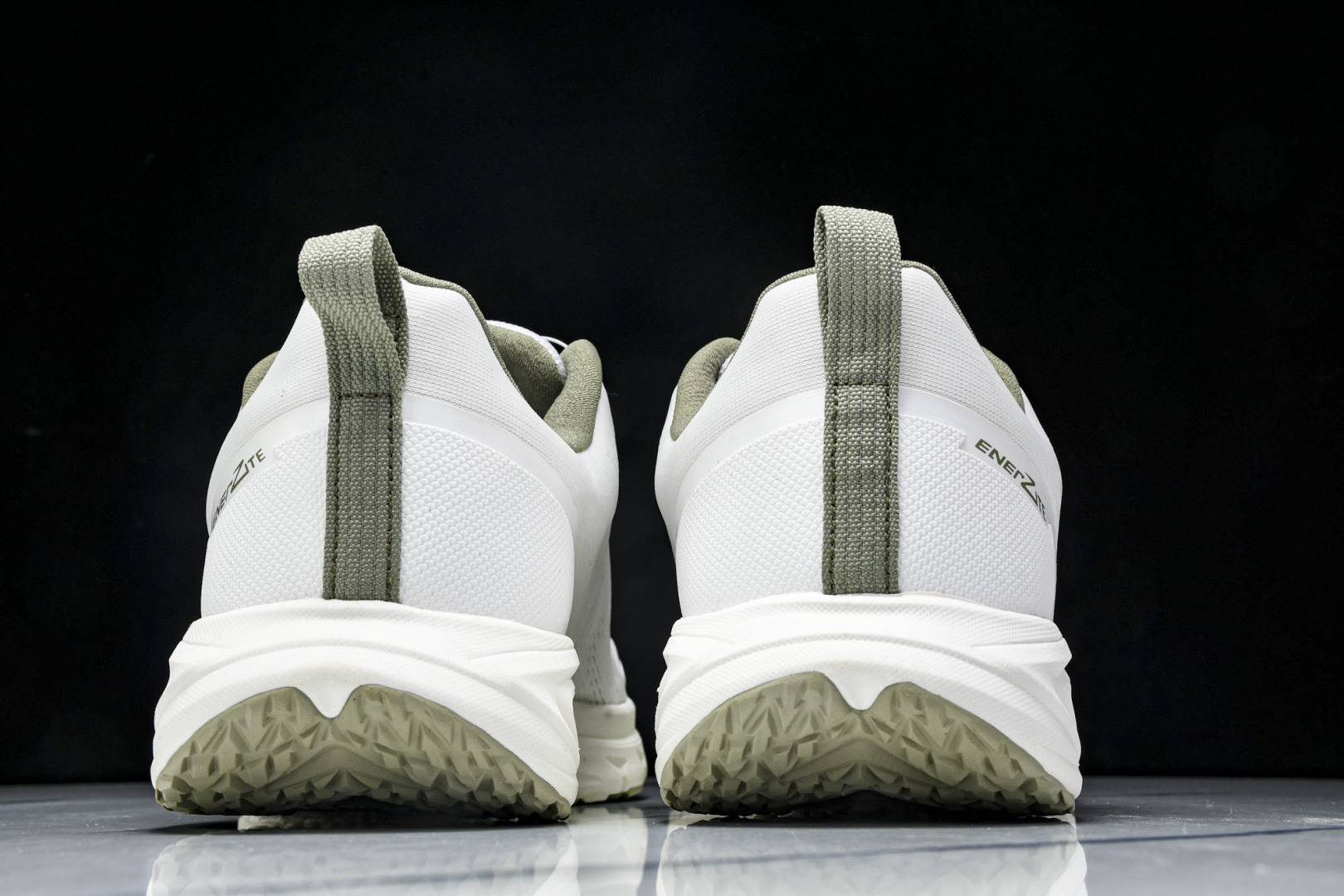DESCENTE 尺码39-44

纯原版出品-迪桑特DESCENTE RUNNING系列 BOA透气防