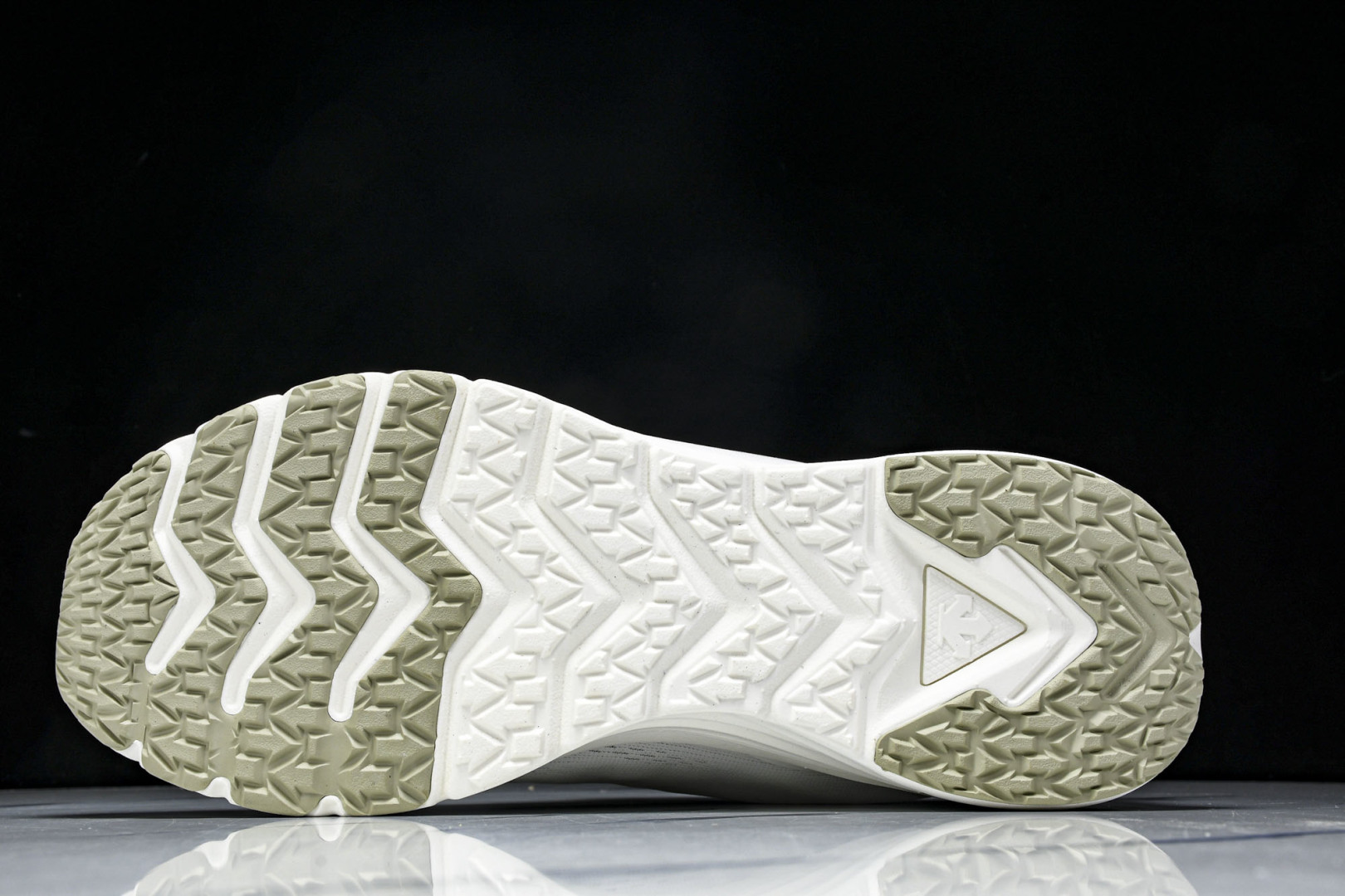 DESCENTE 尺码39-44

纯原版出品-迪桑特DESCENTE RUNNING系列 BOA透气防