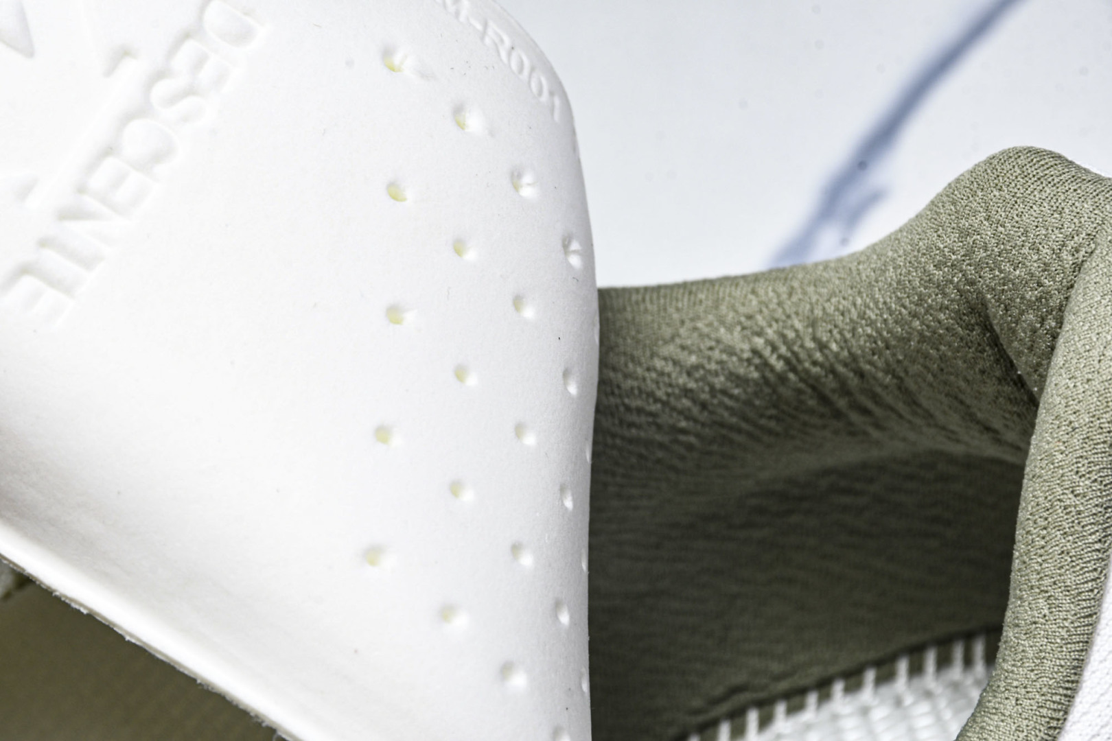 DESCENTE 尺码39-44

纯原版出品-迪桑特DESCENTE RUNNING系列 BOA透气防