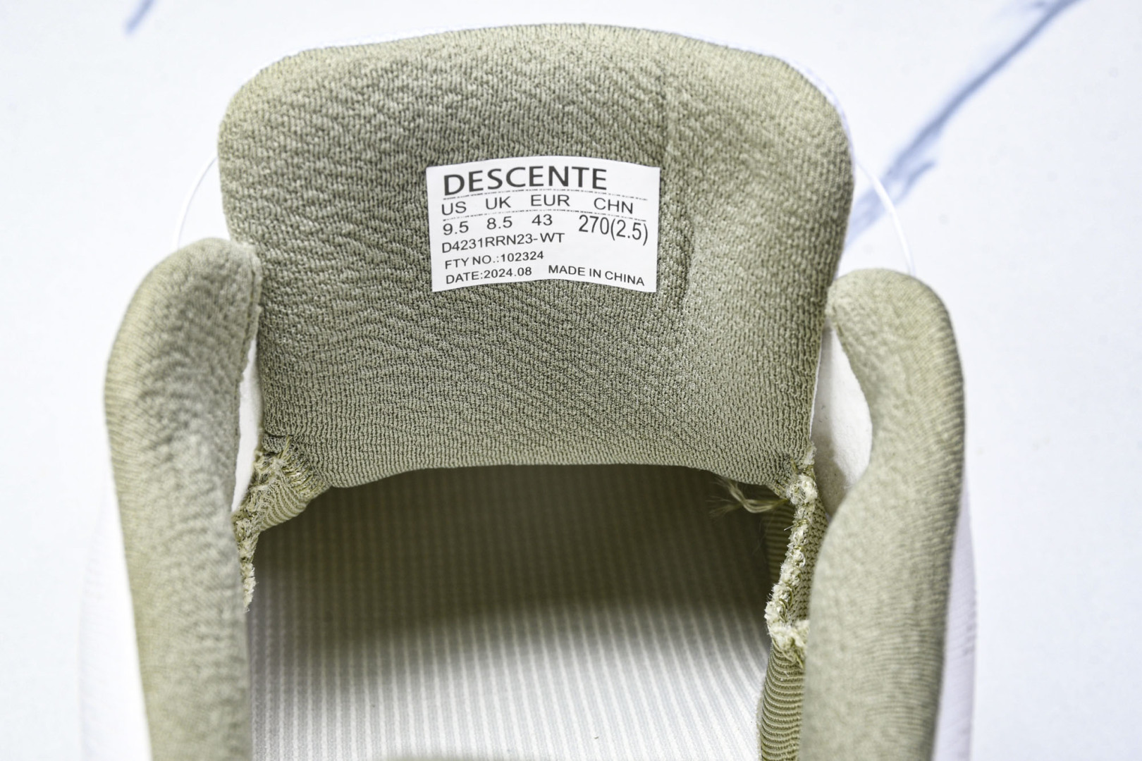 DESCENTE 尺码39-44

纯原版出品-迪桑特DESCENTE RUNNING系列 BOA透气防