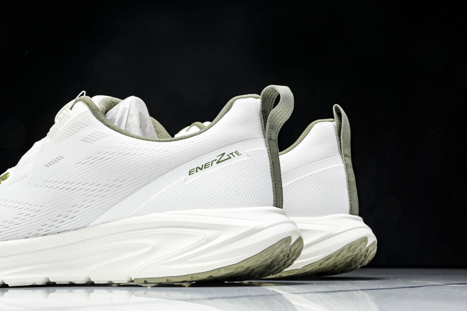 DESCENTE 尺码39-44

纯原版出品-迪桑特DESCENTE RUNNING系列 BOA透气防