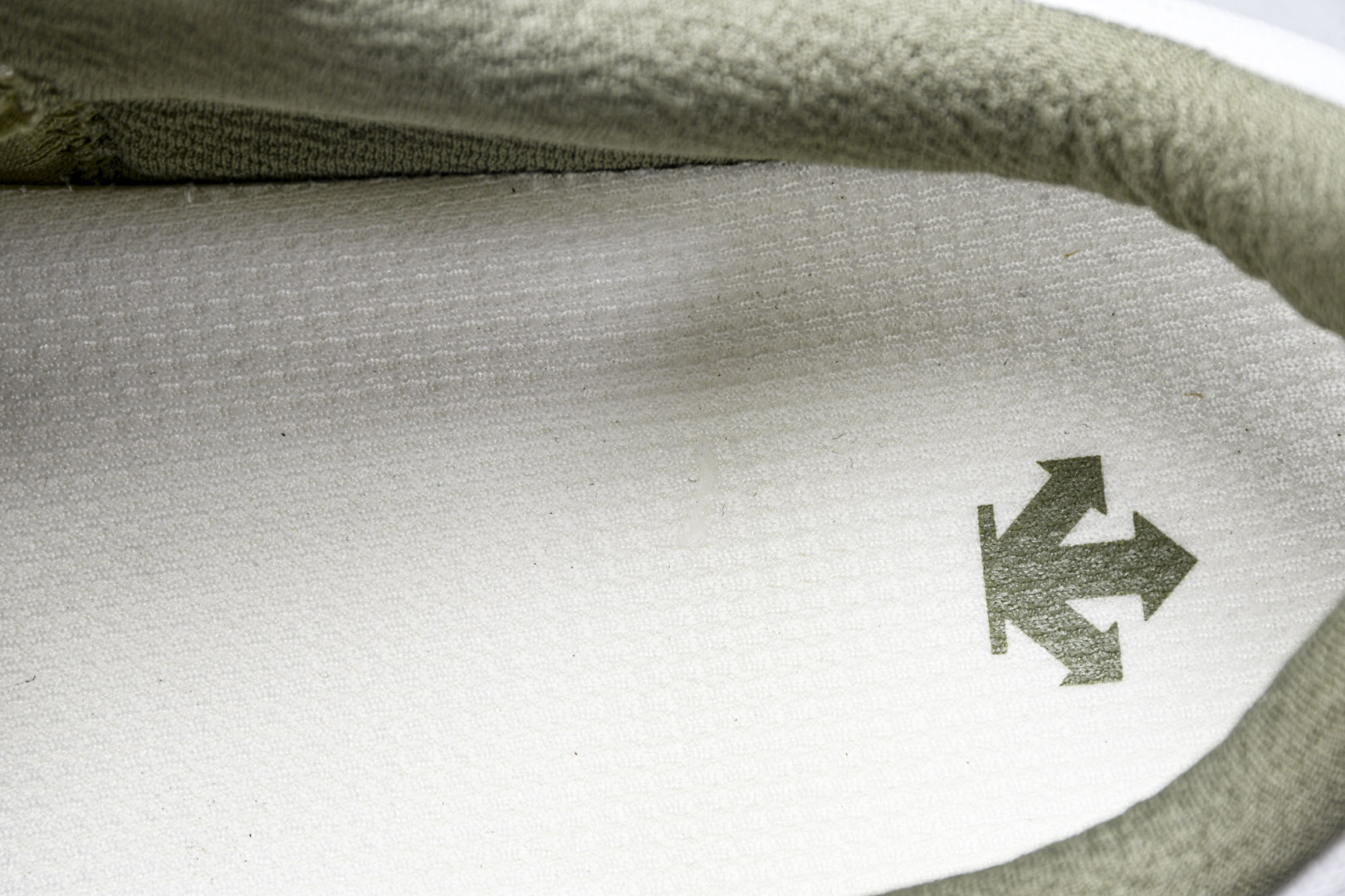 DESCENTE 尺码39-44

纯原版出品-迪桑特DESCENTE RUNNING系列 BOA透气防