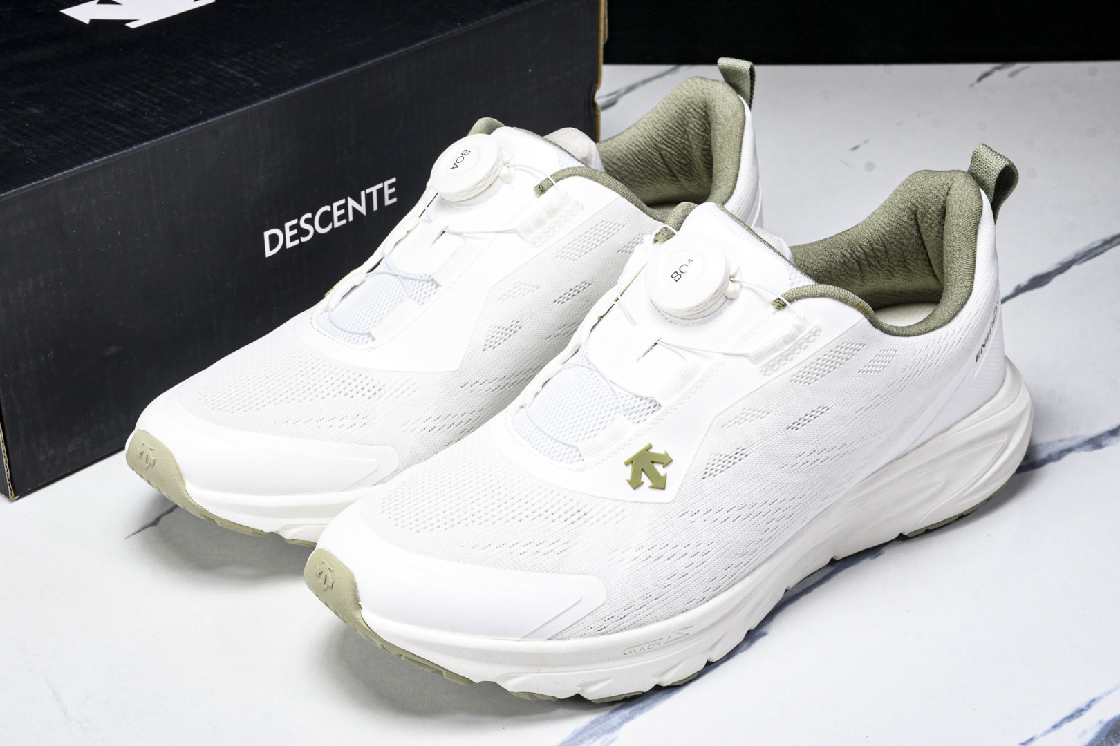 DESCENTE 尺码39-44

纯原版出品-迪桑特DESCENTE RUNNING系列 BOA透气防