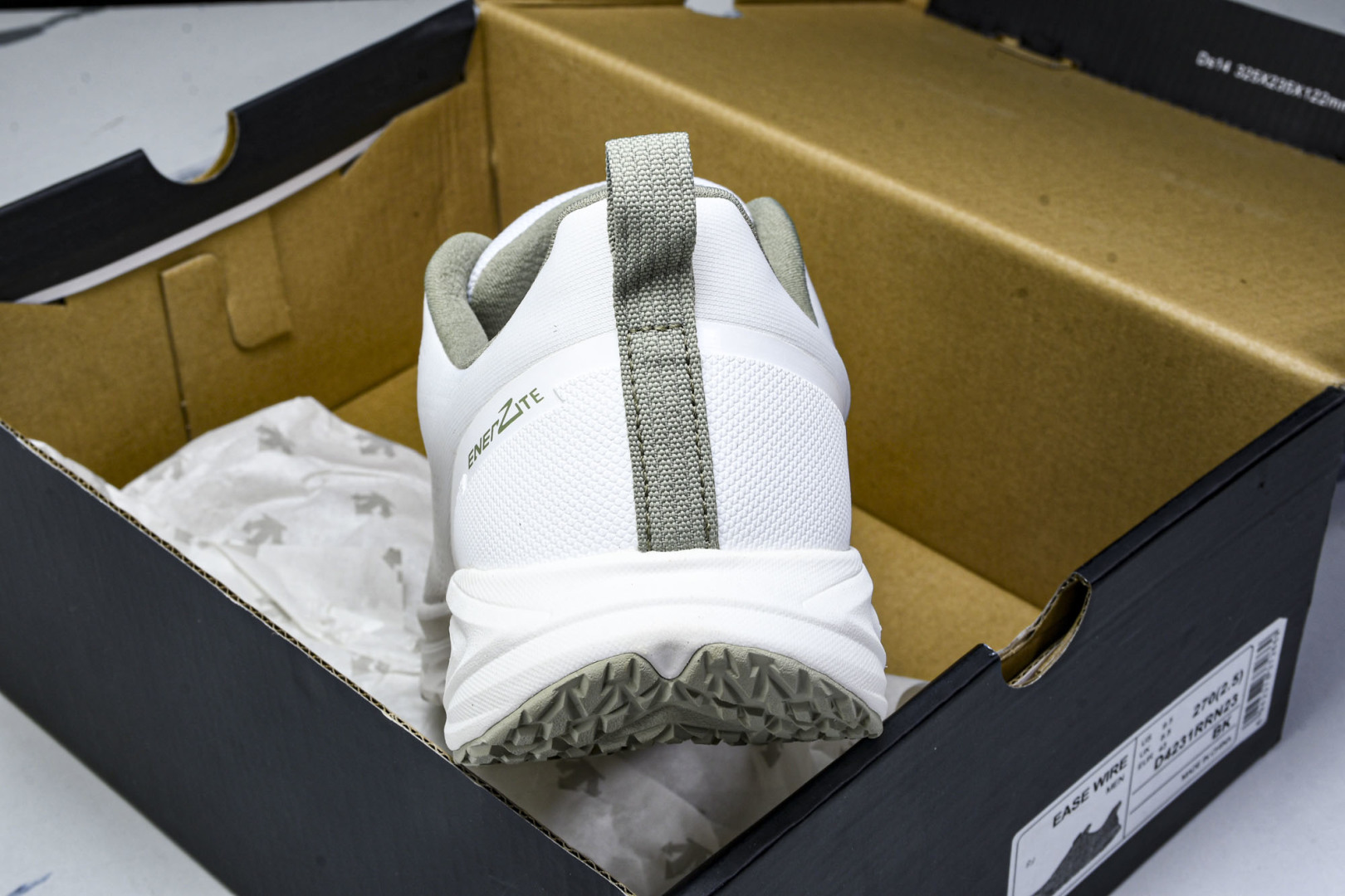 DESCENTE 尺码39-44

纯原版出品-迪桑特DESCENTE RUNNING系列 BOA透气防