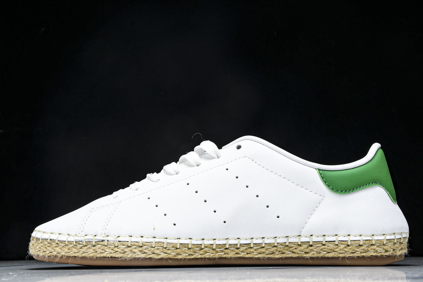 Originals 尺码36-45

纯原版出品-CLOT x adidas originals STA