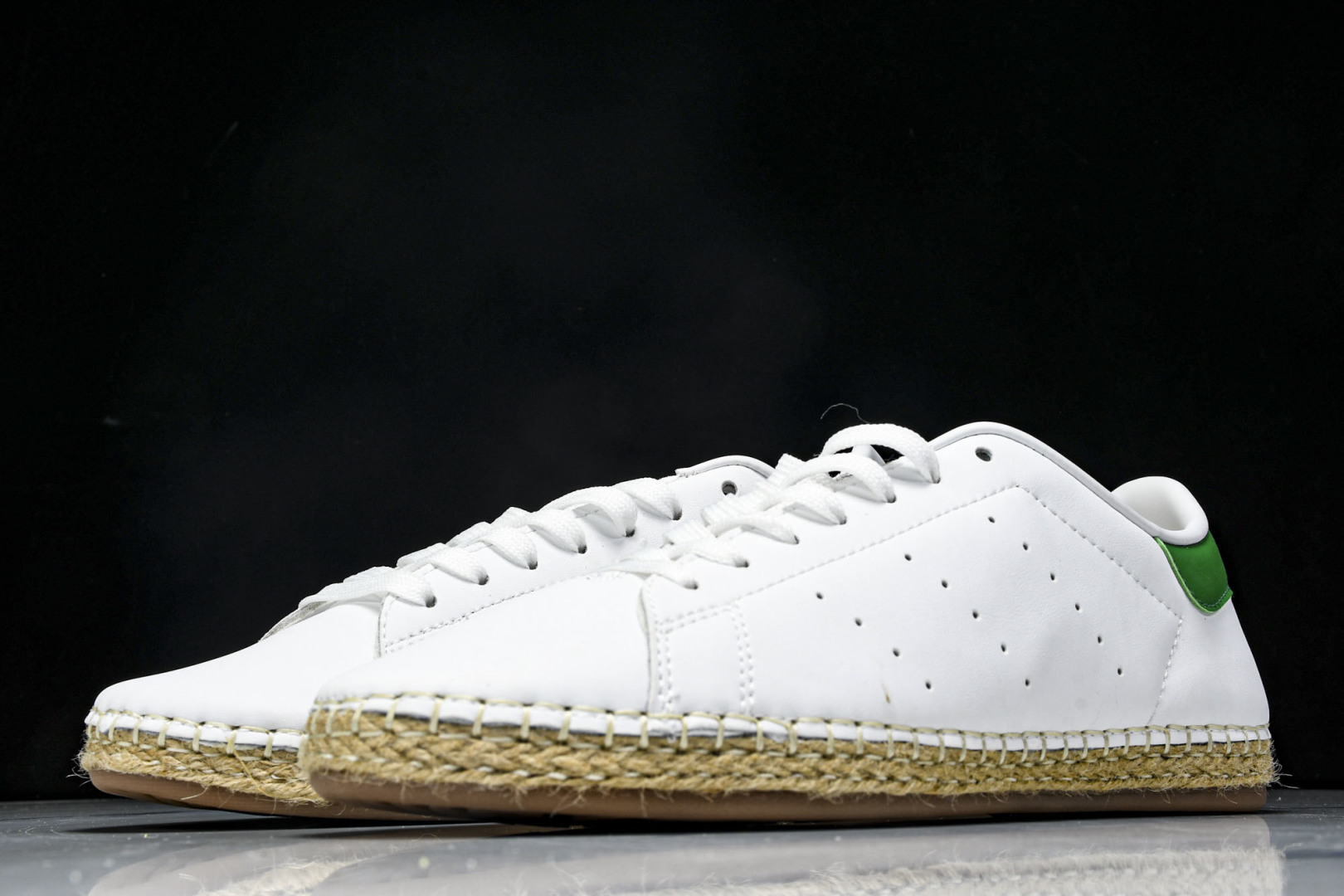 Originals 尺码36-45

纯原版出品-CLOT x adidas originals STA