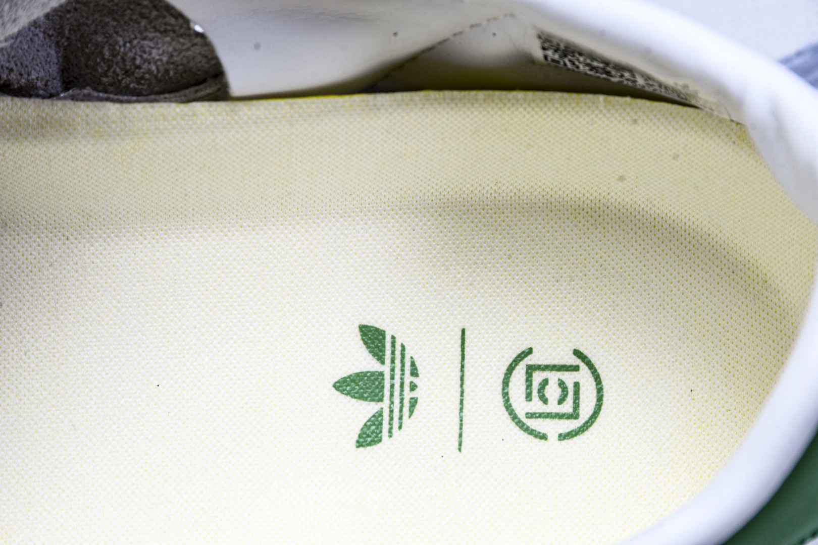 Originals 尺码36-45

纯原版出品-CLOT x adidas originals STA