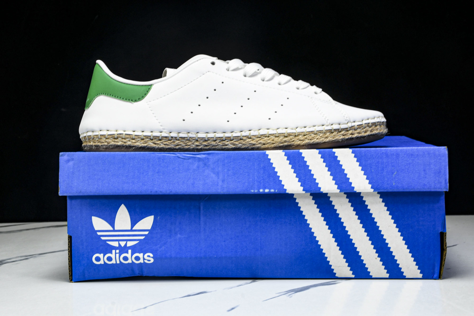 Originals 尺码36-45

纯原版出品-CLOT x adidas originals STA