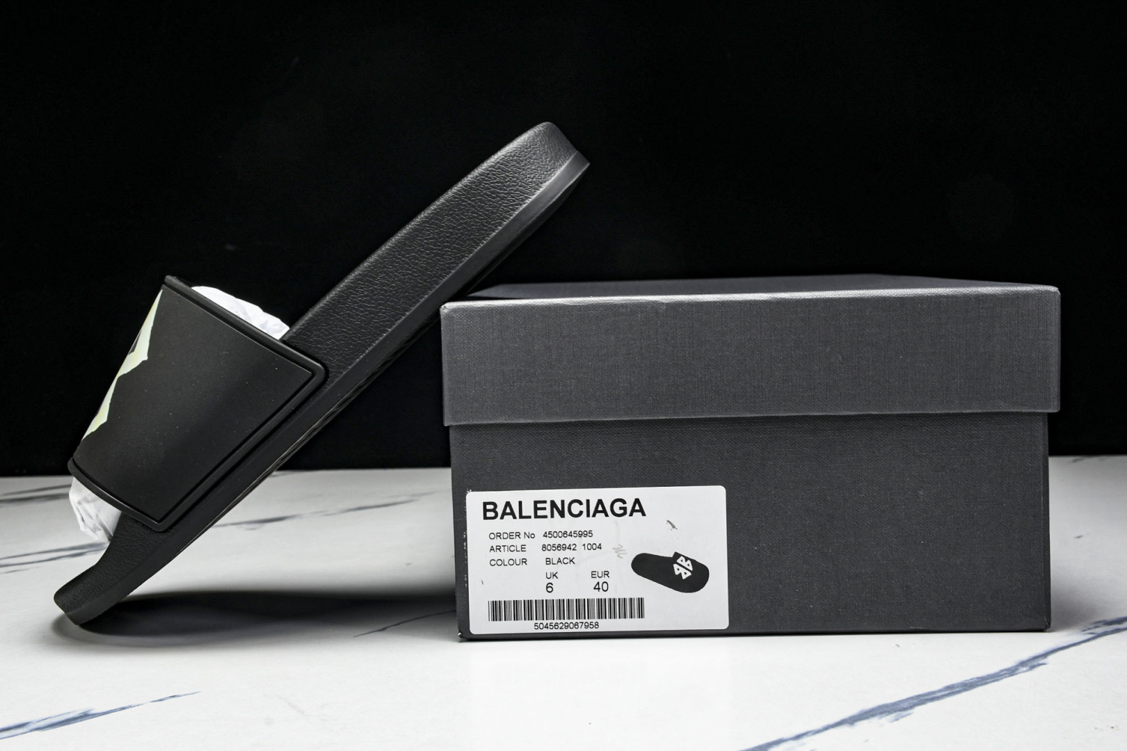 巴黎 尺码39-46

纯原版出品-Balenciaga Pool Slide 黑色  1004 YZ0