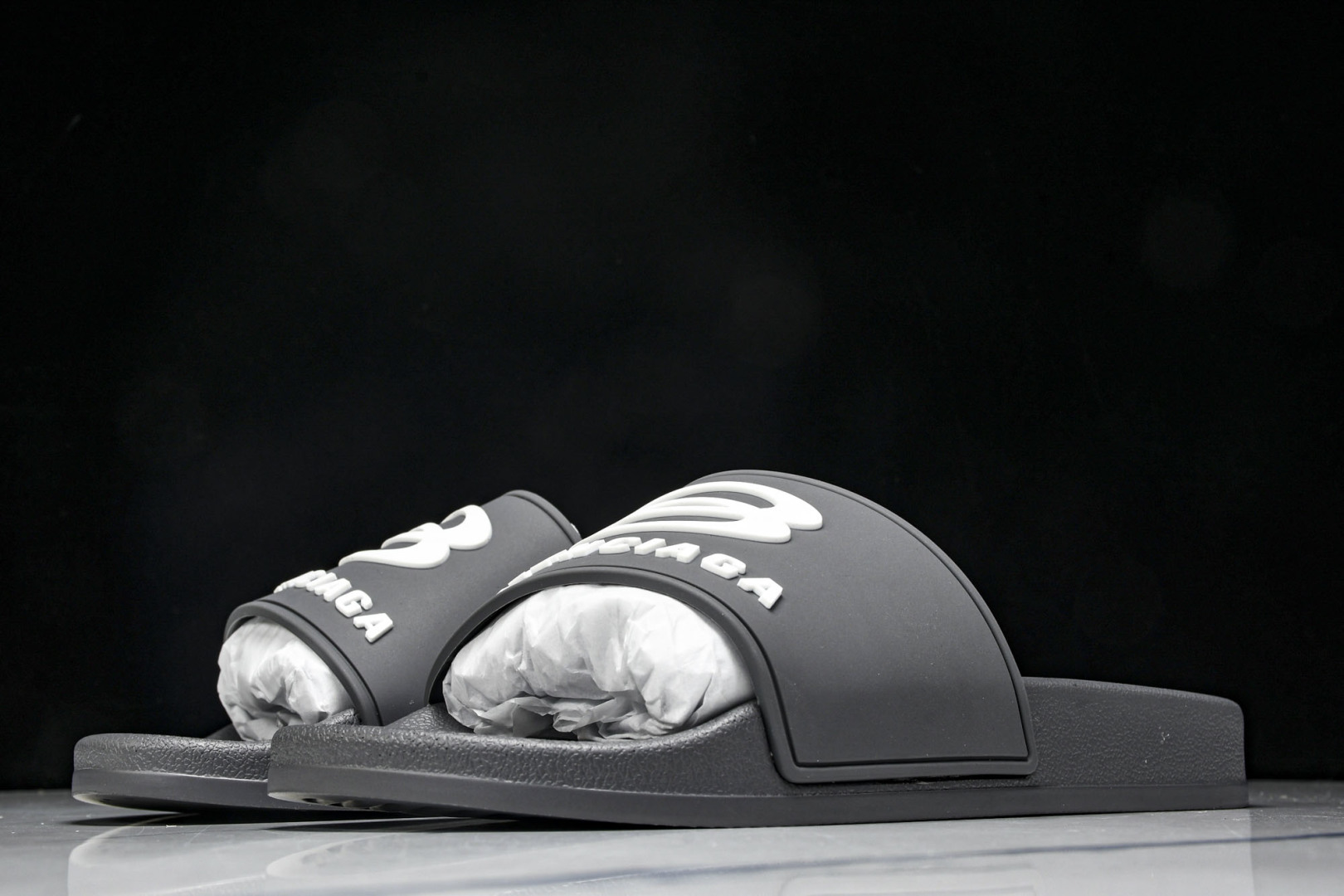 巴黎 尺码39-46

纯原版出品-Balenciaga Pool Slide 灰色  1004 YZ0