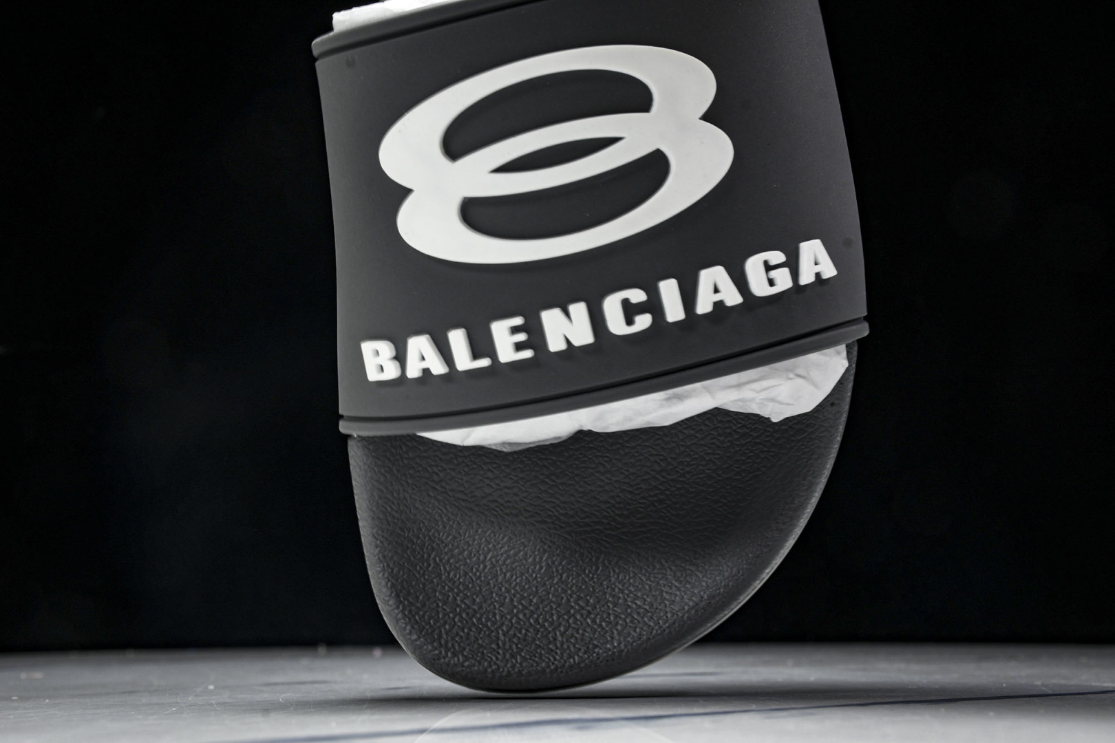 巴黎 尺码39-46

纯原版出品-Balenciaga Pool Slide 灰色  1004 YZ0