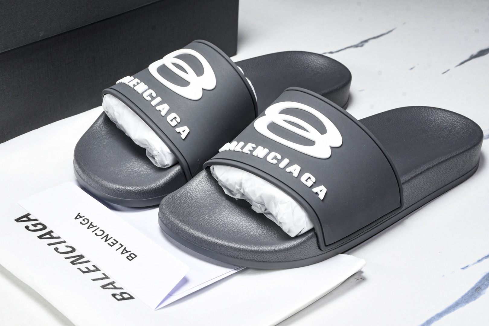 巴黎 尺码39-46

纯原版出品-Balenciaga Pool Slide 灰色  1004 YZ0
