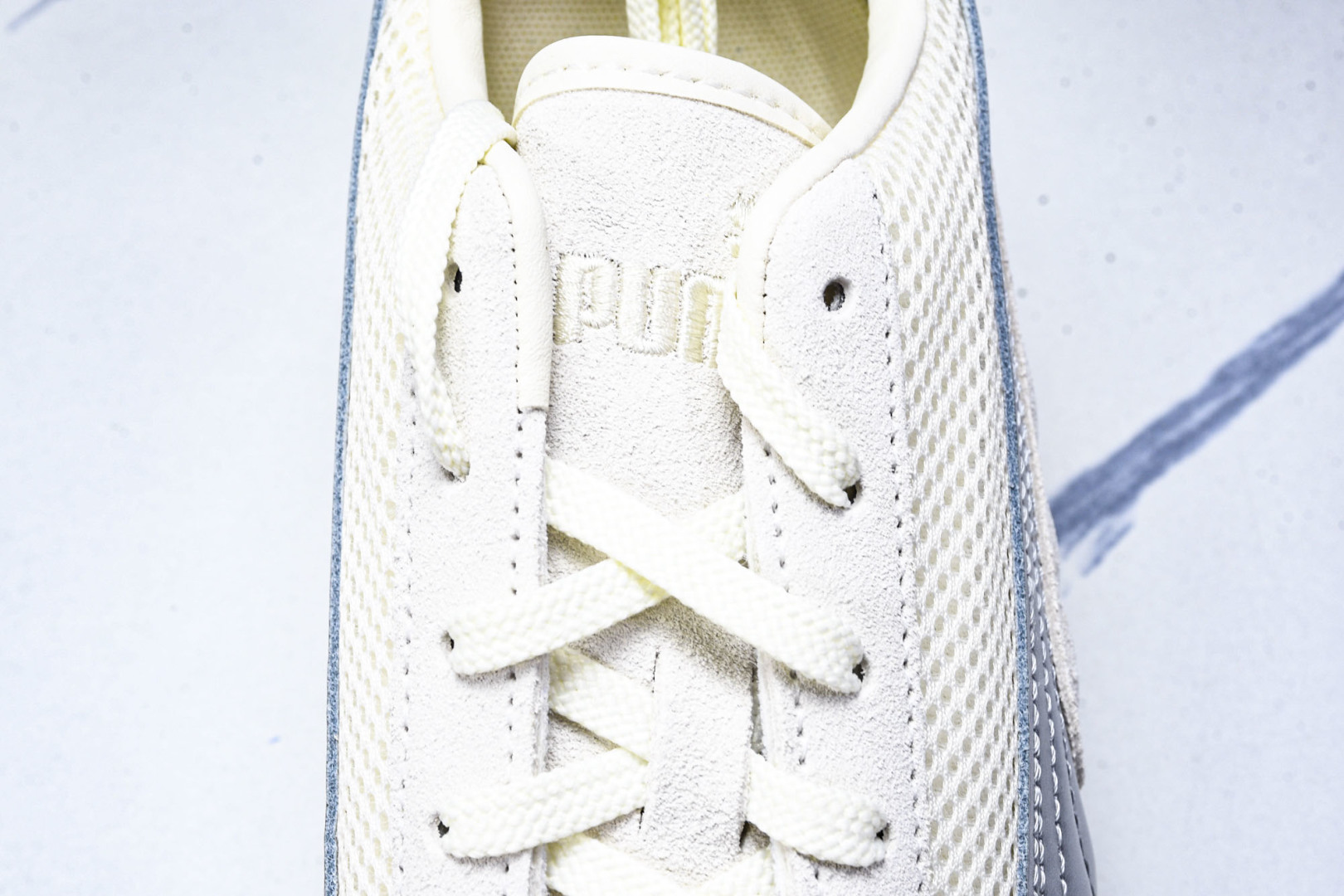 Puma 尺码36-45

纯原版出品-The OPen Product x Puma SPeedcat