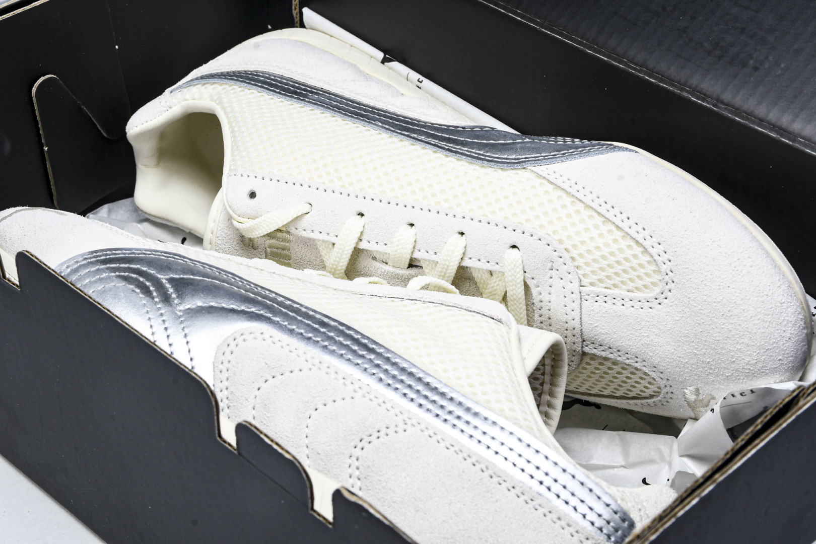 Puma 尺码36-45

纯原版出品-The OPen Product x Puma SPeedcat