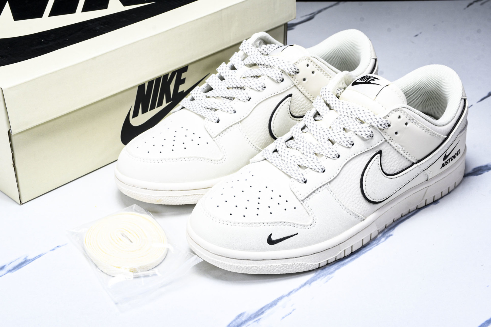 Dunk 尺码36-45

纯原版出品-SB Dunk Low Just Do it 周年高端定制 低帮