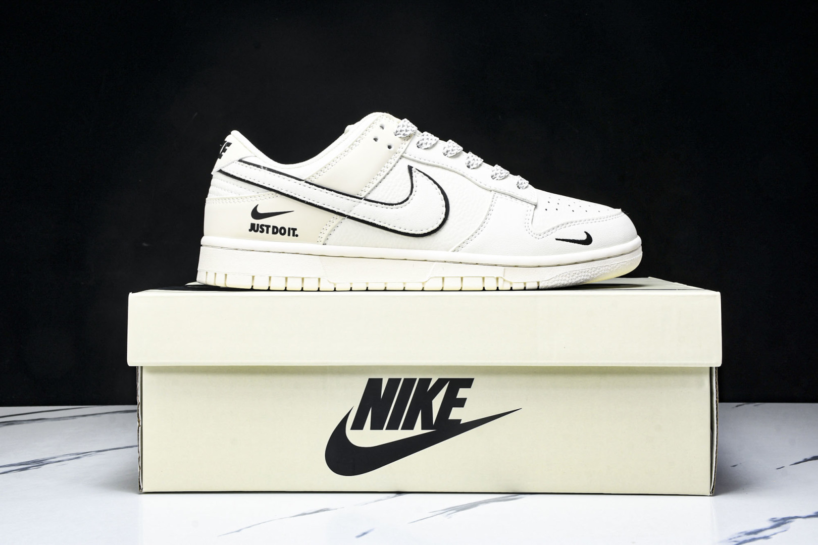 Dunk 尺码36-45

纯原版出品-SB Dunk Low Just Do it 周年高端定制 低帮