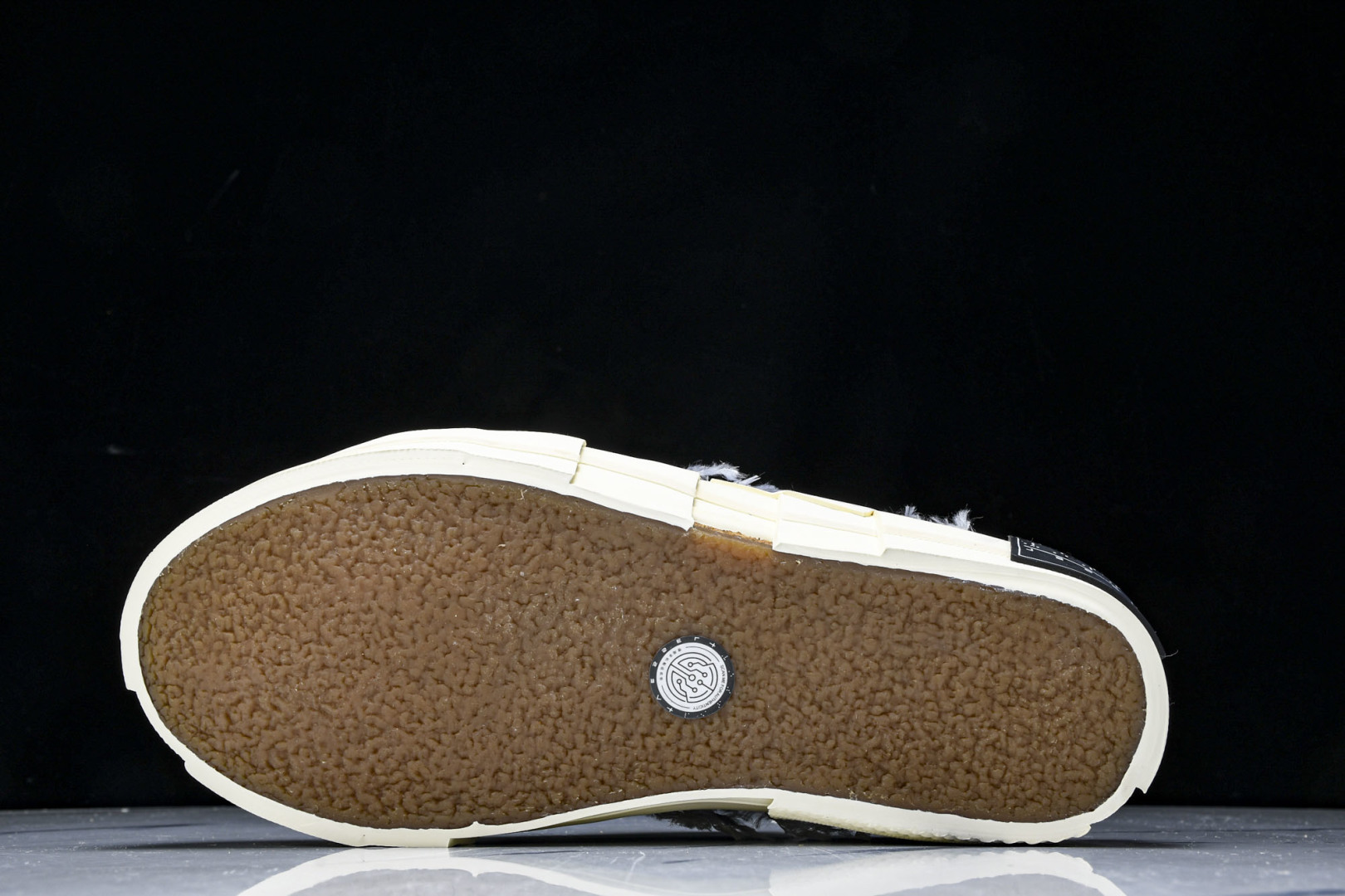 吴建豪 尺码35-45

纯原版出品-xVESSEL 天鹅之泪长毛绒亮片半拖 变色 低帮 帆布鞋 男女同