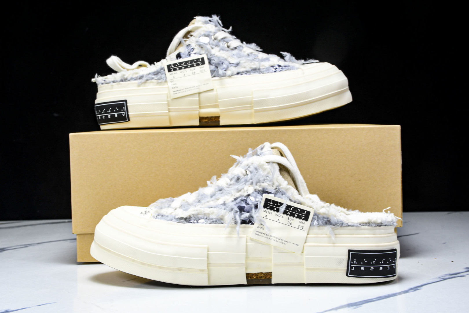 吴建豪 尺码35-45

纯原版出品-xVESSEL 天鹅之泪长毛绒亮片半拖 变色 低帮 帆布鞋 男女同