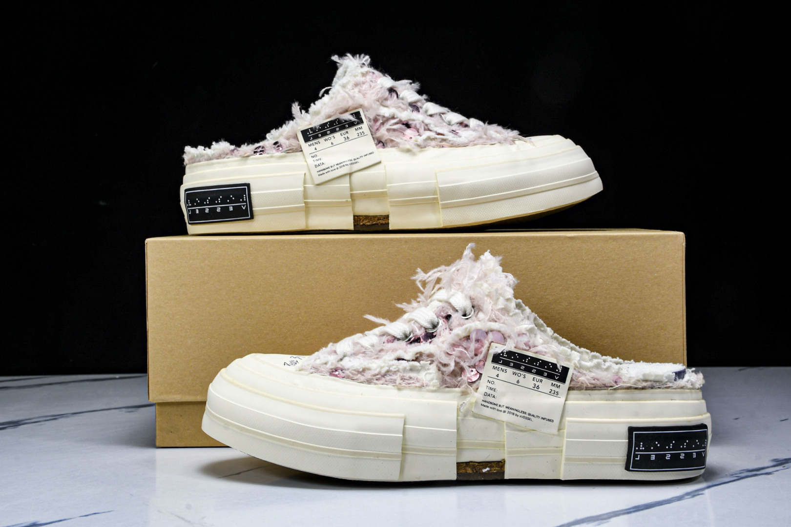 吴建豪 尺码35-45

纯原版出品-xVESSEL 天鹅之吻 长毛绒亮片 防滑耐磨轻便 低帮 帆布鞋 