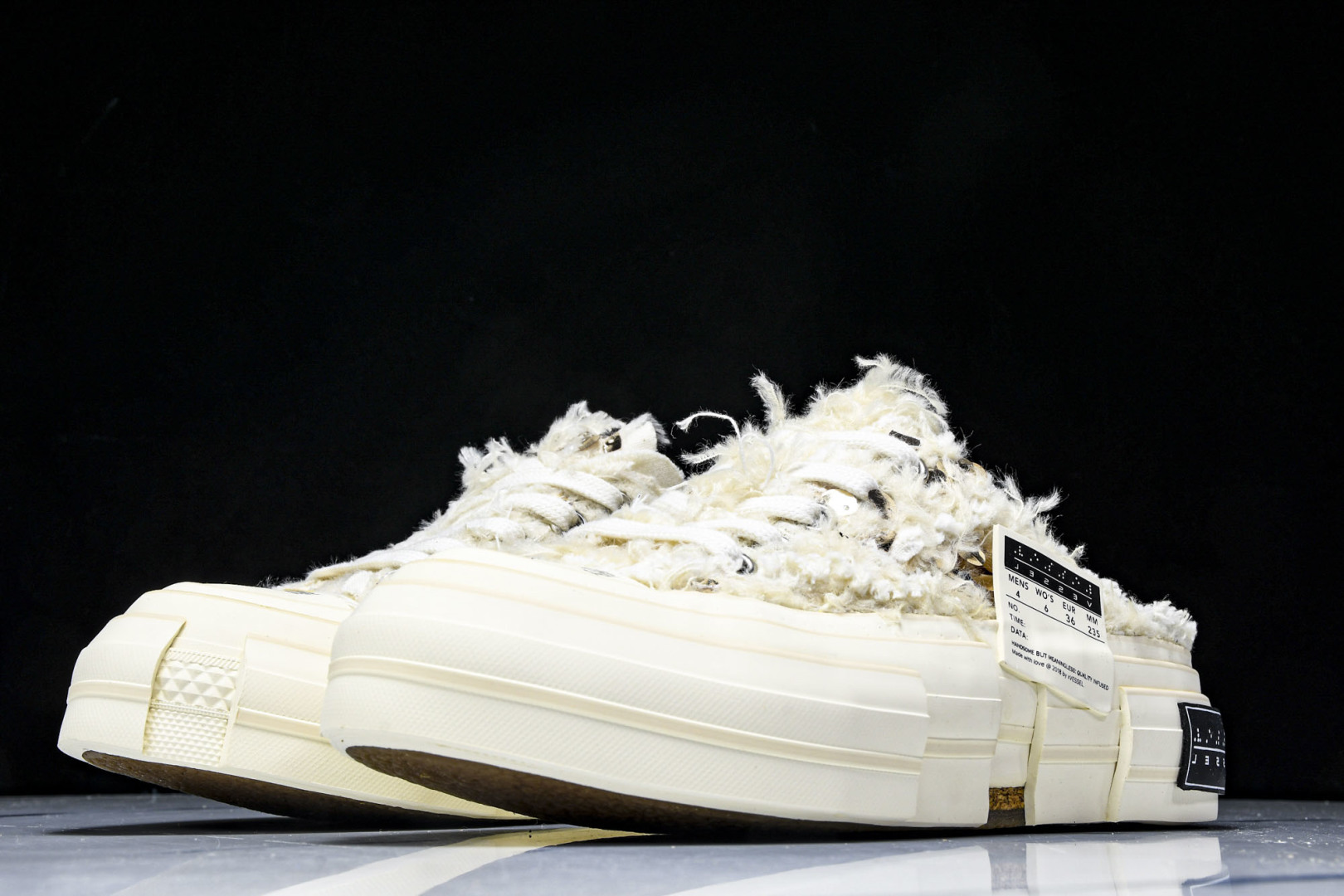 吴建豪 尺码35-45

纯原版出品-xVESSEL 天鹅之心 长毛绒亮片半拖 甜酷解构 变色 低帮 帆