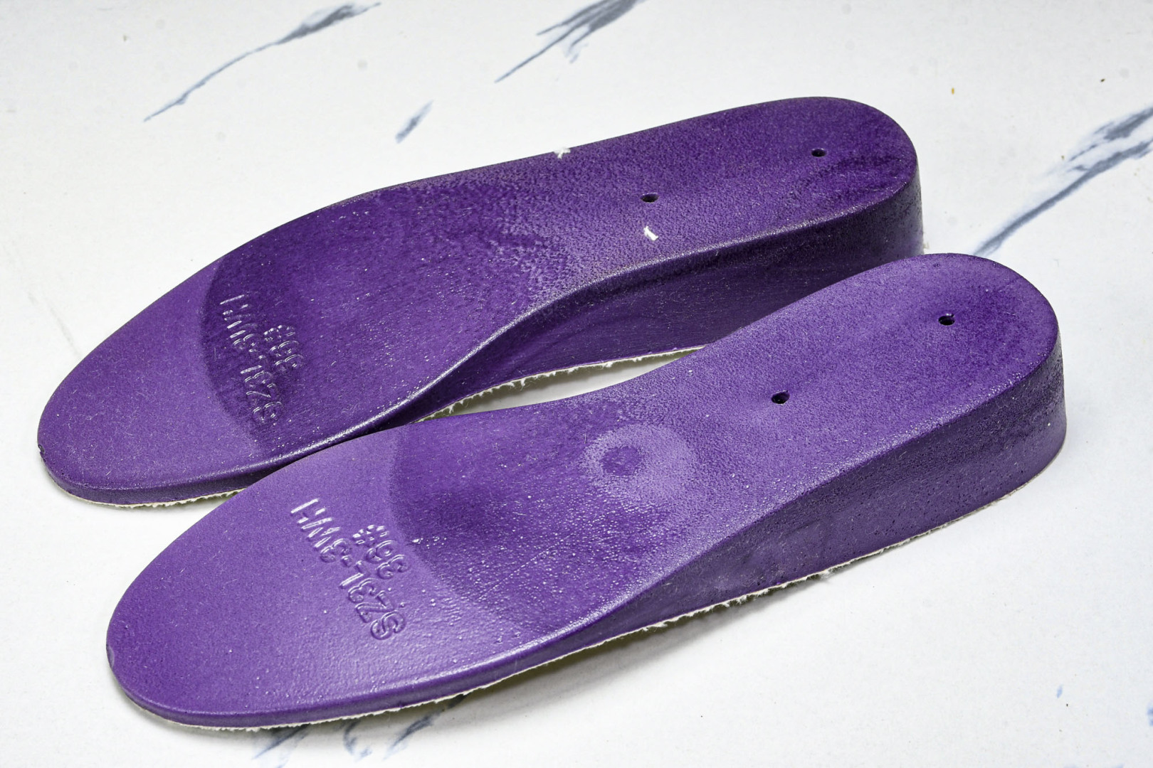 吴建豪 尺码35-45

纯原版出品-xVESSEL 天鹅之心 长毛绒亮片半拖 甜酷解构 变色 低帮 帆