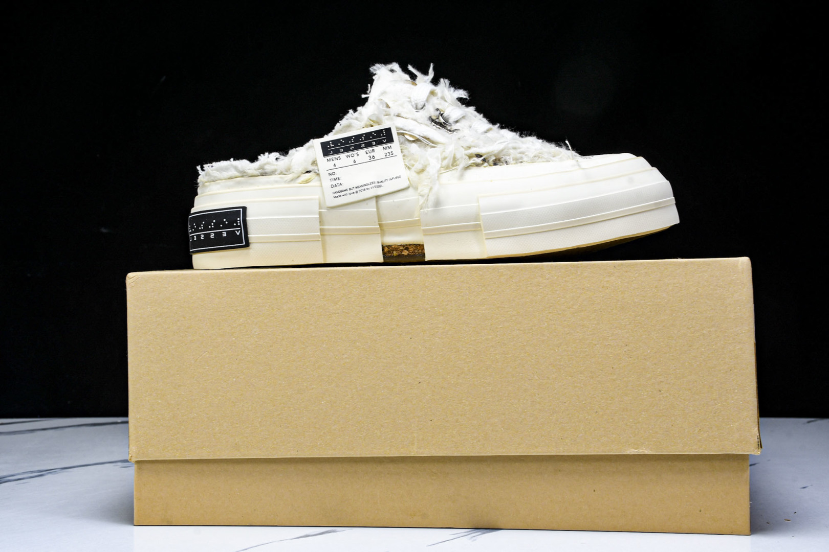 吴建豪 尺码35-45

纯原版出品-xVESSEL 天鹅之心 长毛绒亮片半拖 甜酷解构 变色 低帮 帆