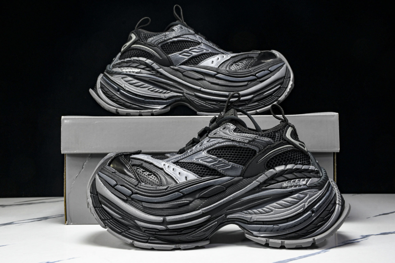 巴黎 尺码35-46

纯原版出品-Balenciaga Platform Dark Grey 黑深灰 