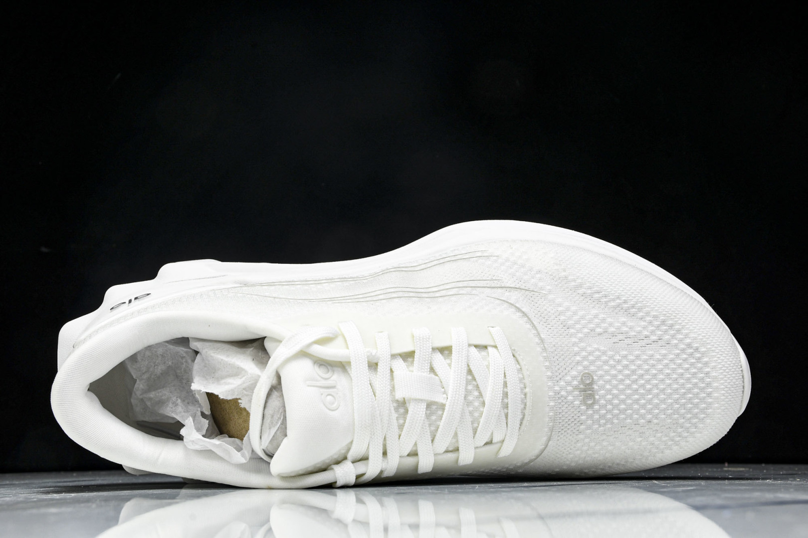 Alo 尺码36-45

纯原版出品-Alo Runner 舒适百搭透气减震 低帮跑步鞋 男女同款 白色