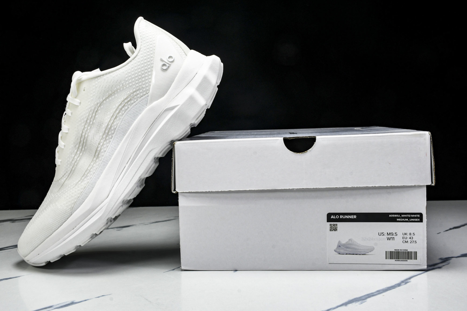 Alo 尺码36-45

纯原版出品-Alo Runner 舒适百搭透气减震 低帮跑步鞋 男女同款 白色