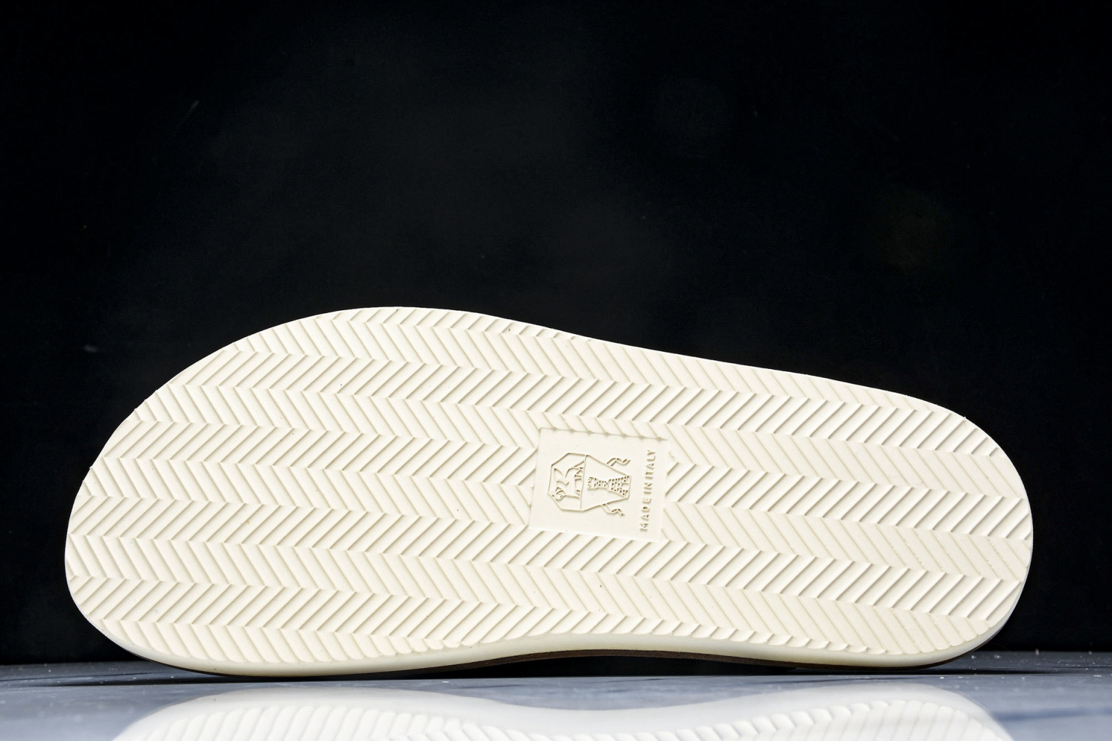 拖 尺码39-45

纯原版出品-BRUNELLO CUCINELLI 25春夏 男士拖 黑色 MZUS