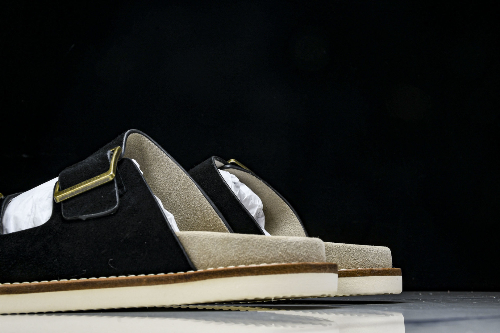 拖 尺码39-45

纯原版出品-BRUNELLO CUCINELLI 25春夏 男士拖 黑色 MZUS