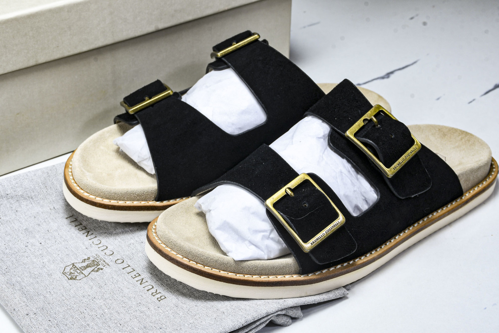拖 尺码39-45

纯原版出品-BRUNELLO CUCINELLI 25春夏 男士拖 黑色 MZUS