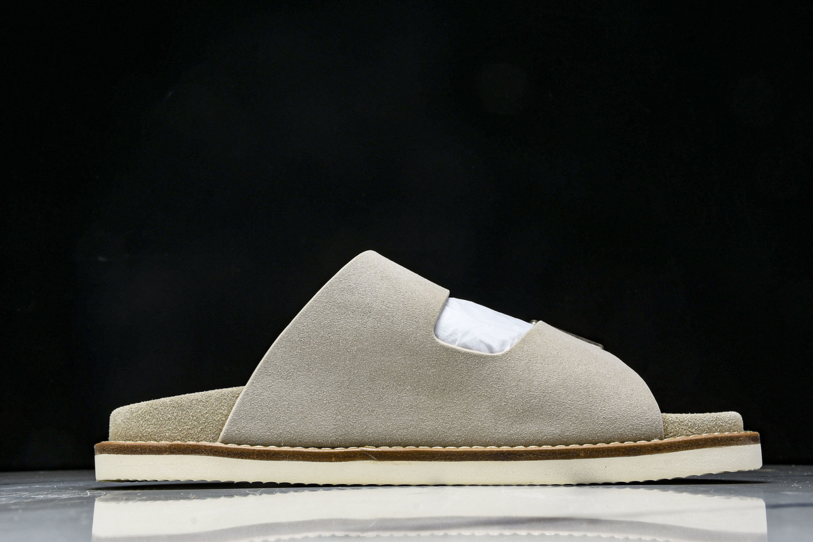 拖 尺码39-45

纯原版出品-Brunello Cucinelli 平底露趾一字拖鞋 男款 浅褐色 